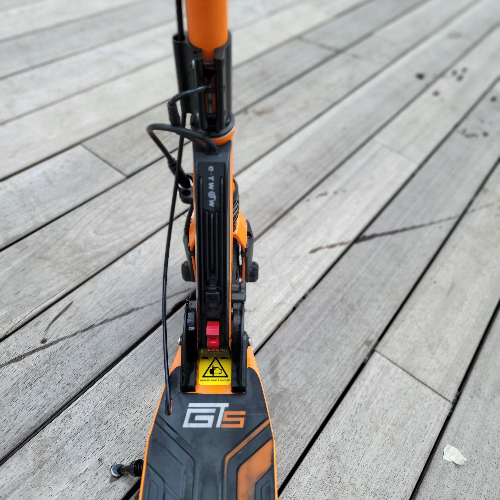 E-Twow S2 GT SPORT 3300KM 700w 48v 9.6Ah - USED - E-Steps (GRADE B)