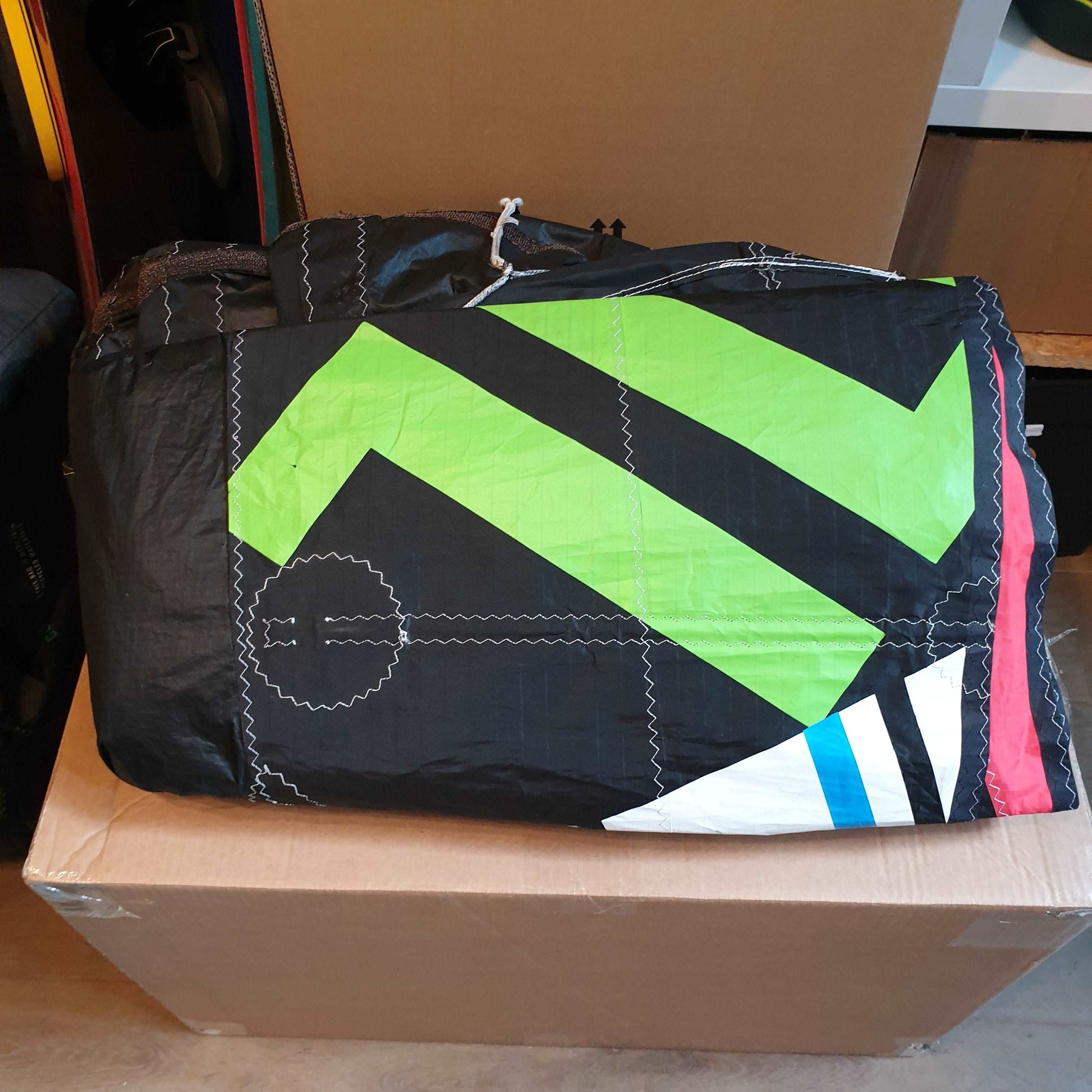 North 9+13m REBEL Kite w/bar USED | 13 - Kites (GRADE C)