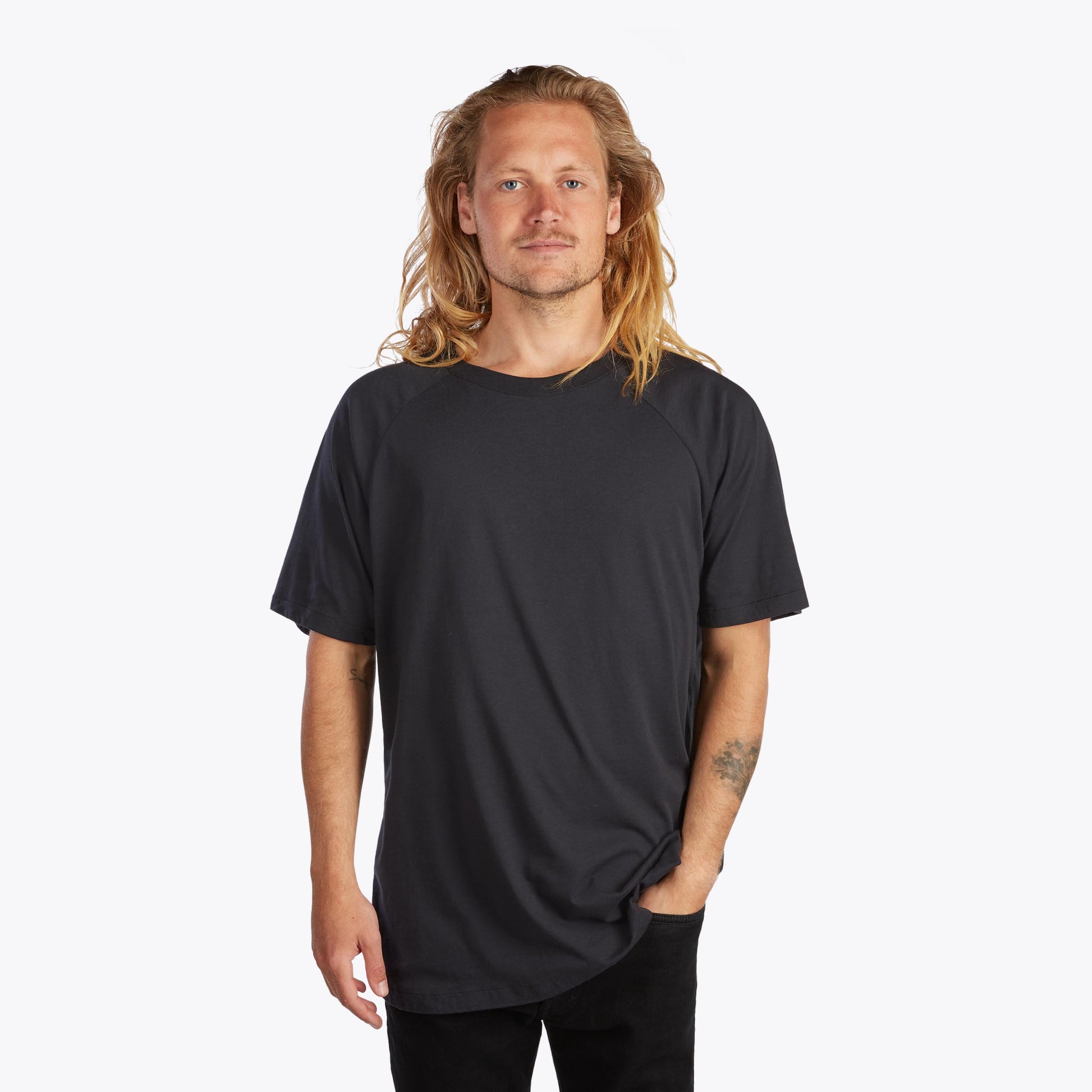 Mystic Cruz Tee Caviar - Tees