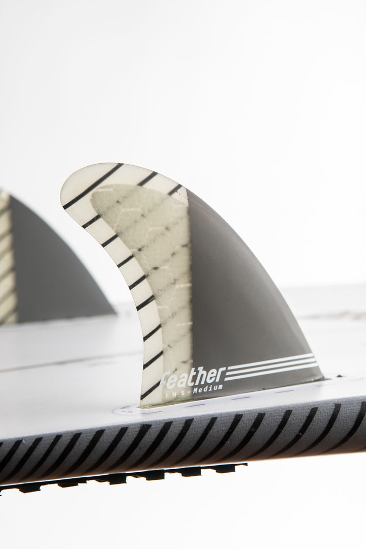 Feather Fins SUPERLIGHT GREY. SINGLE TAB - Medium (65-80Kg) - Futures/Thruster
