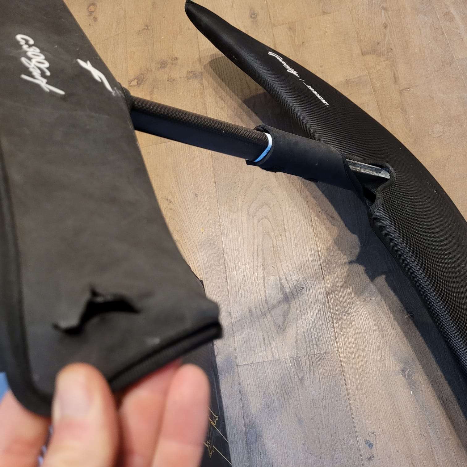 F-One 2200cm² Gravity Carbon w/65cm Alu Mast USED - Foil Sets (GRADE B)