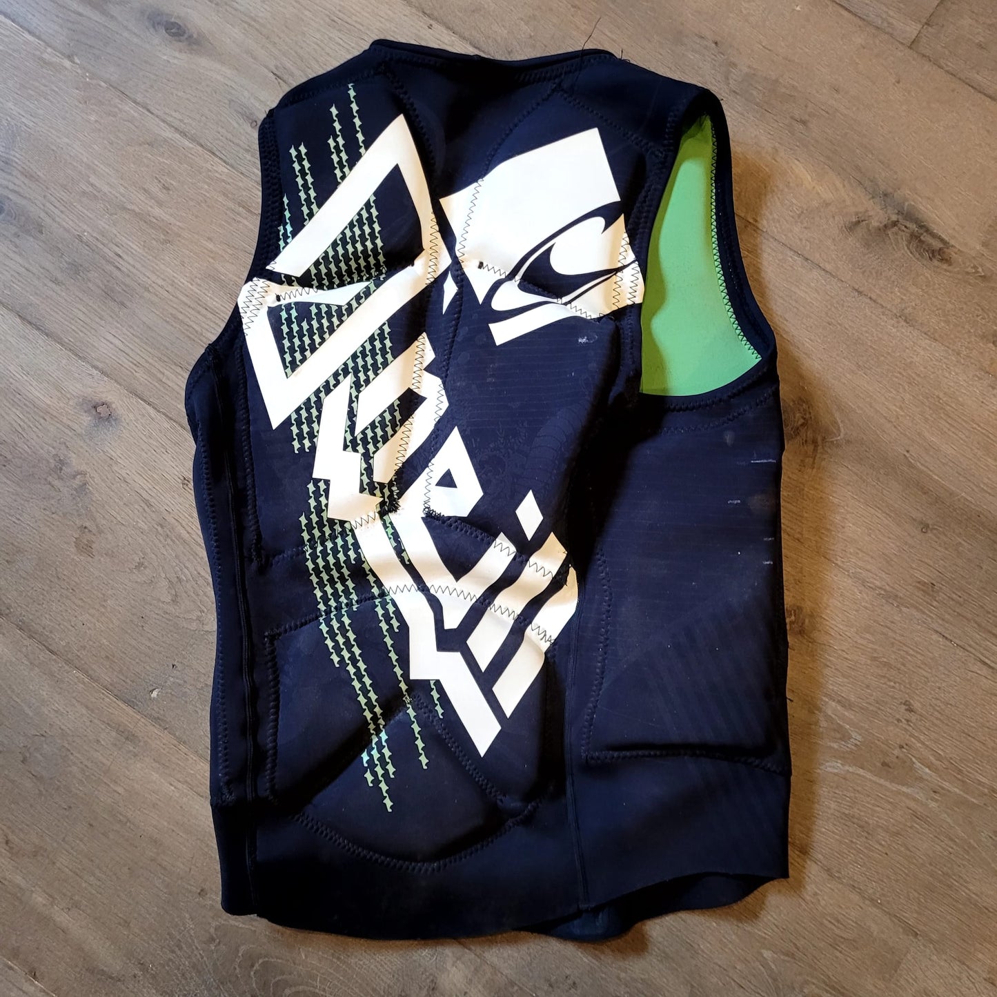 O'Neill Impact Gooru Wakevest - USED - Impact Wake Vests (GRADE C)